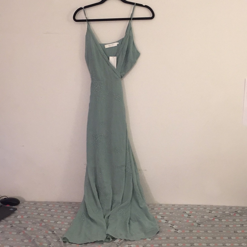 *BOGO 50%*BN Astr seafoam embroidered maxi dress - Picture 4 of 8